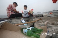 불법 낚시터로 바뀐 시화방조제