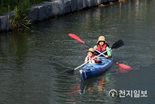 도심서 엄마와 즐기는 카누 체험