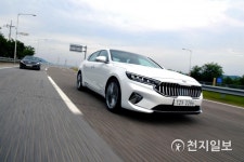 [시승기] 똑똑함과 안락함의 콜라보… 기아차 K7 프리미어