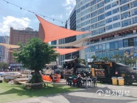 [부산] 해운대해수욕장에 이색 먹거리 청년 푸드트럭 등장