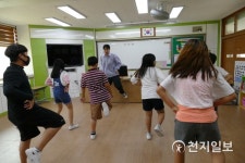 [경기꿈의학교⓷] 무한도전 힙합… 내 꿈은 아이돌, 신나는 음악에 추는 춤 재밌어요