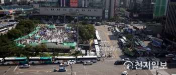 인천퀴어문화축제 VS 기독교단체 맞불 집회