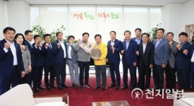 구충곤 화순군수, 농협중앙회로부터 감사패 받아