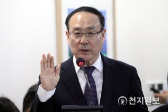 [2019국감] 선서하는 오세정 서울대 총장