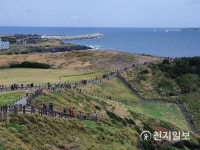 제주도 성산일출봉 찾은 관광객들