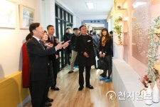 설동호 대전교육감, 교실 감성적 공간 가수원중 현장 방문