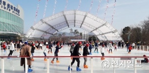 진주시 야외스케이트장·썰매장 한달 만에 3만여명 발길