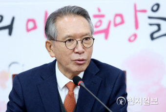 미래통합당 인재영입 관련 발언하는 김형오