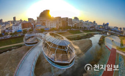 홍명관광여행사주 | 대전시 원도심 새로운 랜드마크 '커플브리지' 탄생