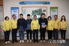 완주군, 공중보건의사 9명 표창장 수여