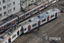 신길역 인근 1호선 급행열차 탈선… 양방향 운행중단 