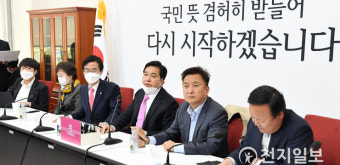 코로나19 2차 추경안 입장 밝히는 심재철