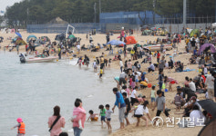 모래사장에서 보내는 황금연휴