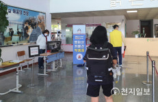 천안월봉고등학교, 열화상카메라 설치… 등교하는 학생들 맞아