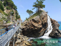[지역명소] 바다 깊은 곳에 길, 정동 심곡 바다부채길을 걷다