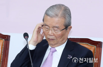 [천지포토] 고심하는 김종인