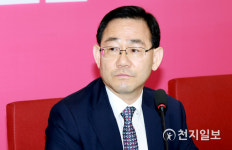 [천지포토] 기자간담회하는 주호영 원내대표