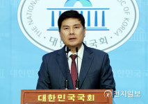 [천지포토] 입장 밝히는 지상욱 여의도연구원장