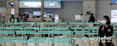 코로나19에 인천공항 휘청… 하루이용객 96% 급감