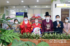 [의정부] 안병용 시장, 신혼부부와 전통혼례 기념 촬영