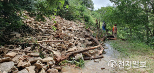 [천지포토] 폭우에 담양 한재골 주변 산책로 붕괴