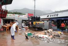 [포토] 경남, 하동 화개장터 이틀째 복구 중