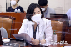 [천지포토] 질의하는 이수진 의원