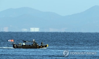 북한, 軍통신선 복구 없이 함정 통해 경고방송… 
