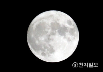 [천지포토] '휘영청' 추석 보름달