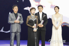 [포토] 트롯 100년 가왕상 하춘화-남진-설운도-장윤정 [2020 트롯 어워즈]