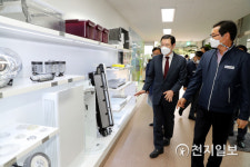 이용섭 시장, 제27차 민생경제 현장투어… 뉴서광㈜ 방문