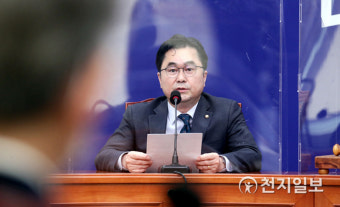 [천지포토] 최고위 발언하는 김종민 최고위원