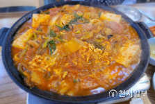 [지역명물] 찬바람 불면 생각나는 우리네 소울푸드 의정부 부대찌개