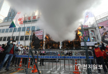 [천지포토] 평화시장 앞 무너진 평화