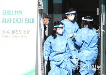 [천지포토] 분주한 의료진