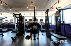 [천지포토] 헬스장 영업합니다
