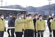 행안부 장관-김용찬 충남 부지사, 천안 조류인플루엔자(AI) 대응 현장 방문