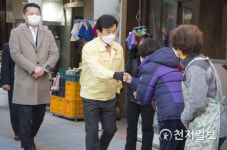 진주논개시장 누들로드 찾은 조규일 시장