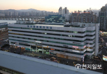 [이슈in] 한진→신세계 매각 동서울터미널 재개발 언제?… 상인회와 보상갈등 여전