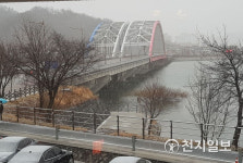[강원] 소양2교에도 흰눈이 펑펑