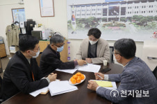 황대호 의원, 수원 일월초 안전통학로… 옹벽 철거 방안 논의