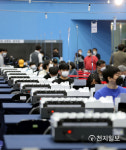 [천지포토] 4.7 재보궐선거 투표지분류기 이상 無