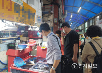 부산시, 수산물 원산지표시 모범시장에 민락회타운 지정