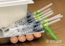 [천지포토] 코로나19 백신 접종시 7월부터 야외 노마스크