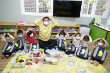 이동진 진도군수, 관내 어린이집 찾아 현장 목소리 청취