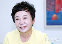 정미경헤어(Hair) | [천지포토] 인터뷰하는 정미경