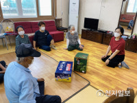 경산시 서부1동 초복 맞아 경로당 수박 30통 기증