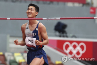 [도쿄올림픽] 우상혁, 높이뛰기 9위로 결선 진출 '한국육상 25년만의 쾌거'