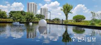 [지역명소] 오산죽미령 평화공원 비 내리는 전장 빗발치는 총탄 71년 전 유엔군 전투 현장으로