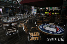 [천지포토] 주말 저녁 텅 빈 호프집 테이블